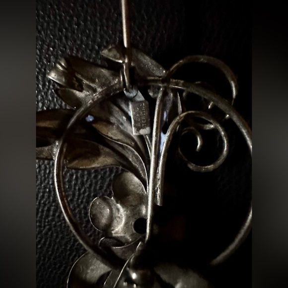 Vintage Beau Sterling Flower Brooch - Picture 3 of 5